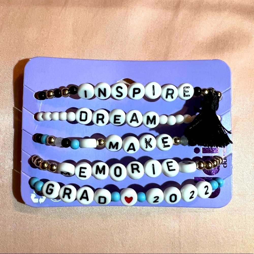 5 stretchy Grad day words bracelets